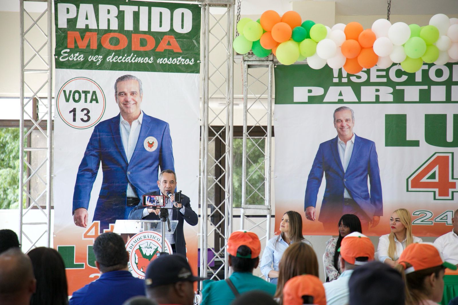 Prrsidente del Partido (MODA) el Dr. Elsido Díaz, dejó juramentado la Dirección Nacional del Sector Externo