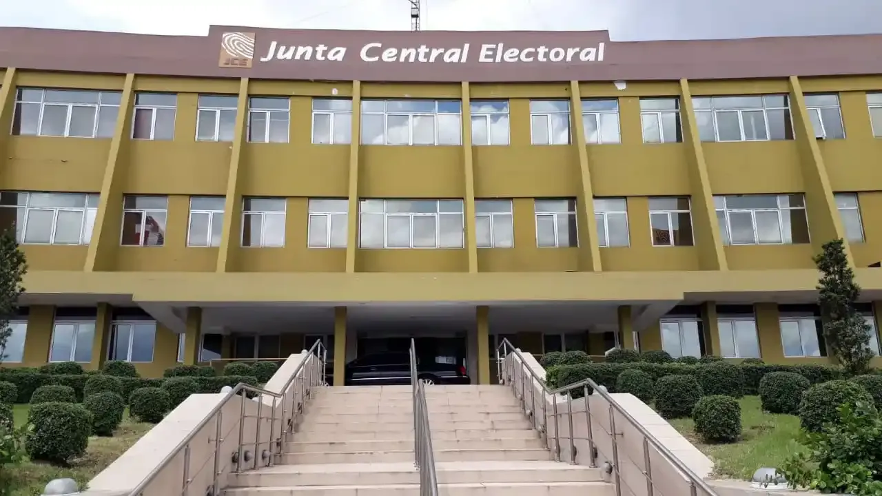 JCE prohíbe proselitismo, carpas y uso de gafetes en perimetro de recintos electorales