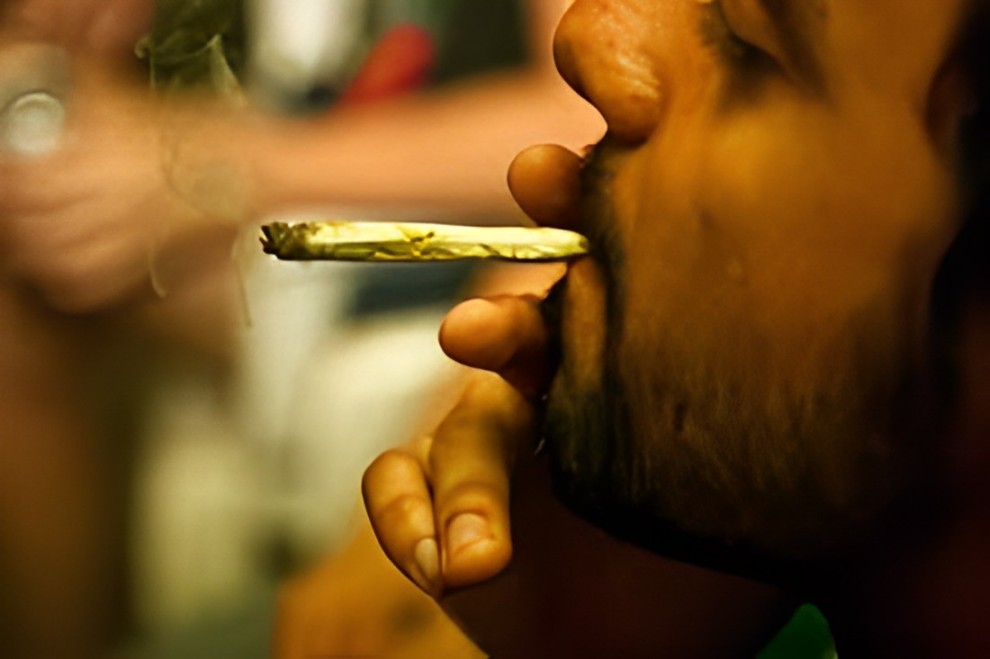 Uso diario de marihuana supera al consumo de alcohol en EEUU