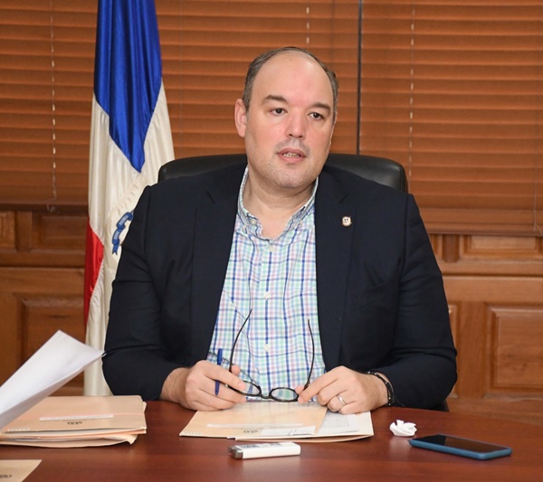 Senador José del Castillo Saviñón renuncia del Comité Político del PLD