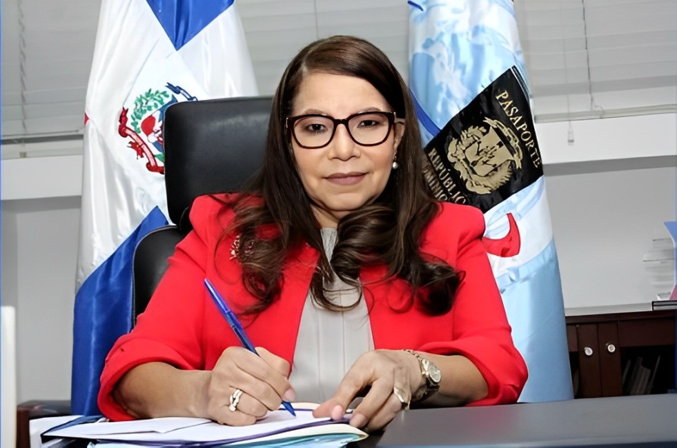 Digna Reynoso ya no dirigirá Pasaportes; Abinader nombra a Lorenzo Uribe
