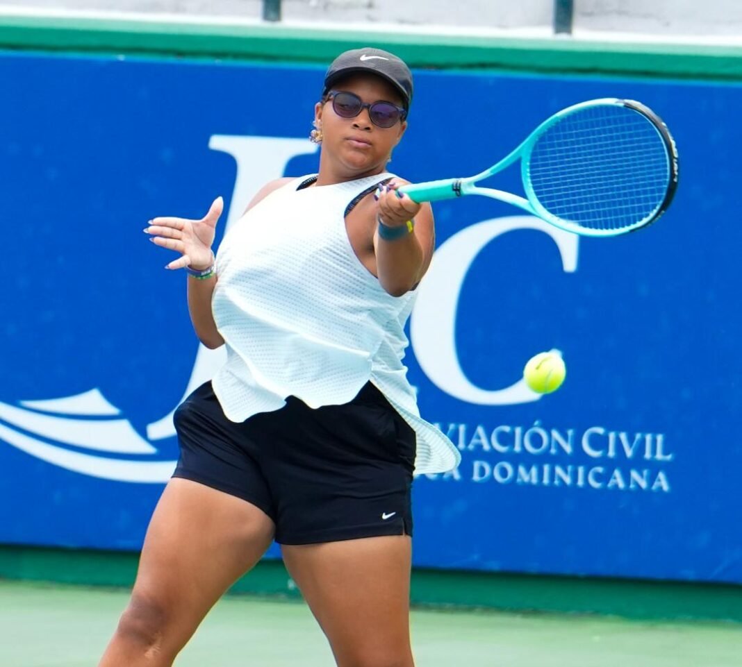 Daniela Castillo avnza en Copa La Zarina J30 Tenis en Cabarete
