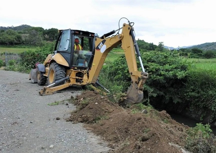 Gobierno envía equipos pesados a las zonas agrícolas afectadas