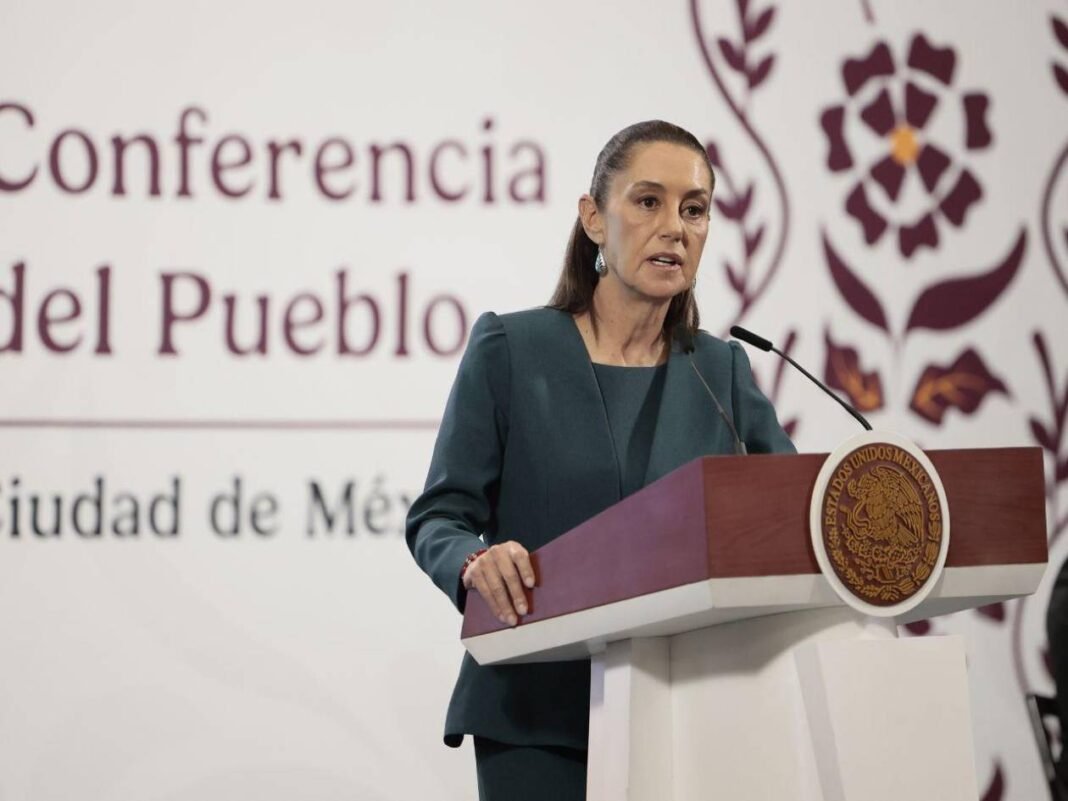 MEXICO: Presidenta rechaza los ataques de EU a embarcaciones