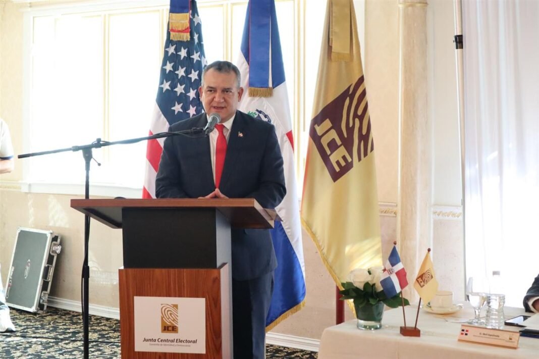 Presidente JCE: Voto exterior es conquista más democrática RD