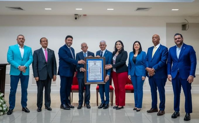 Senado dominicano reconoce al Dr. José Garrido Calderón