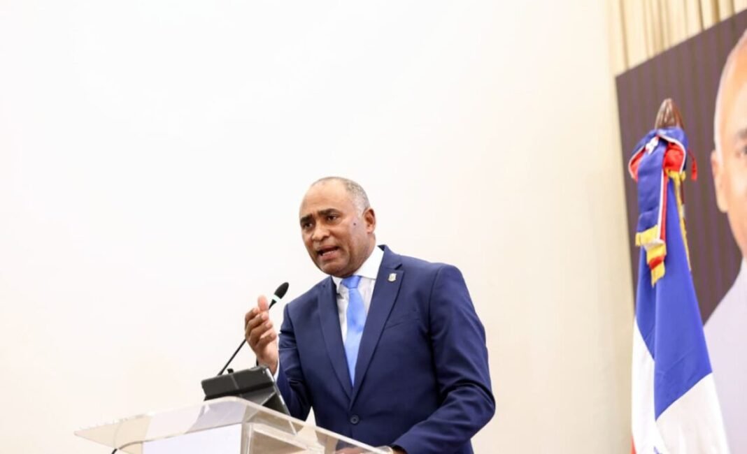 Senador Fulcar presenta logros de su primer año de gestión