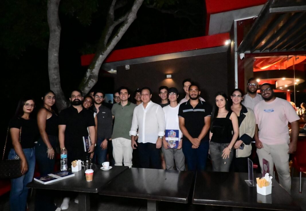 Abel llama estudiantes asumir liderazgo para enderezar el país