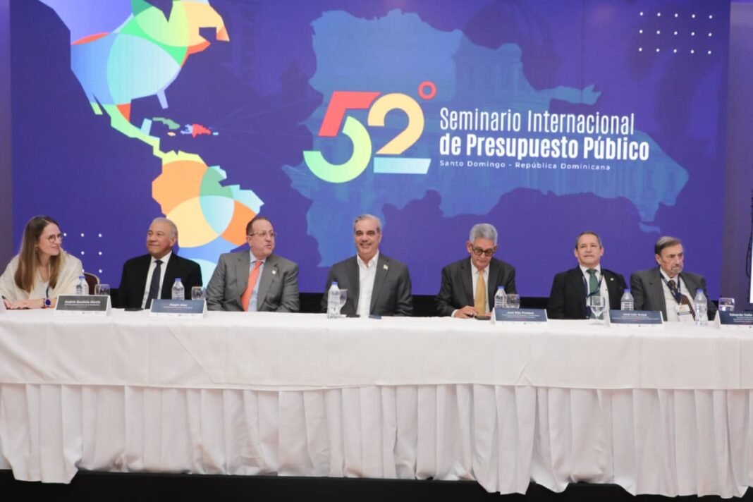 Abinader destaca importancia de transparencia gasto público