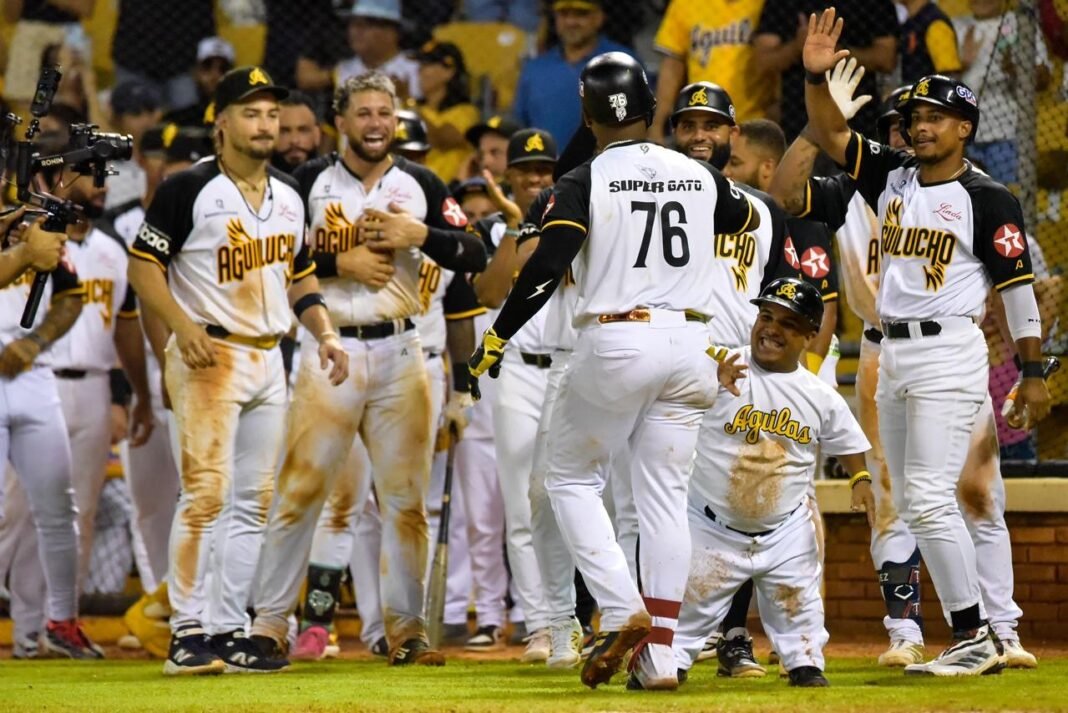 Águilas Cibaeñas completan primer tercio del torneo con su mejor récord en más de 20 años.