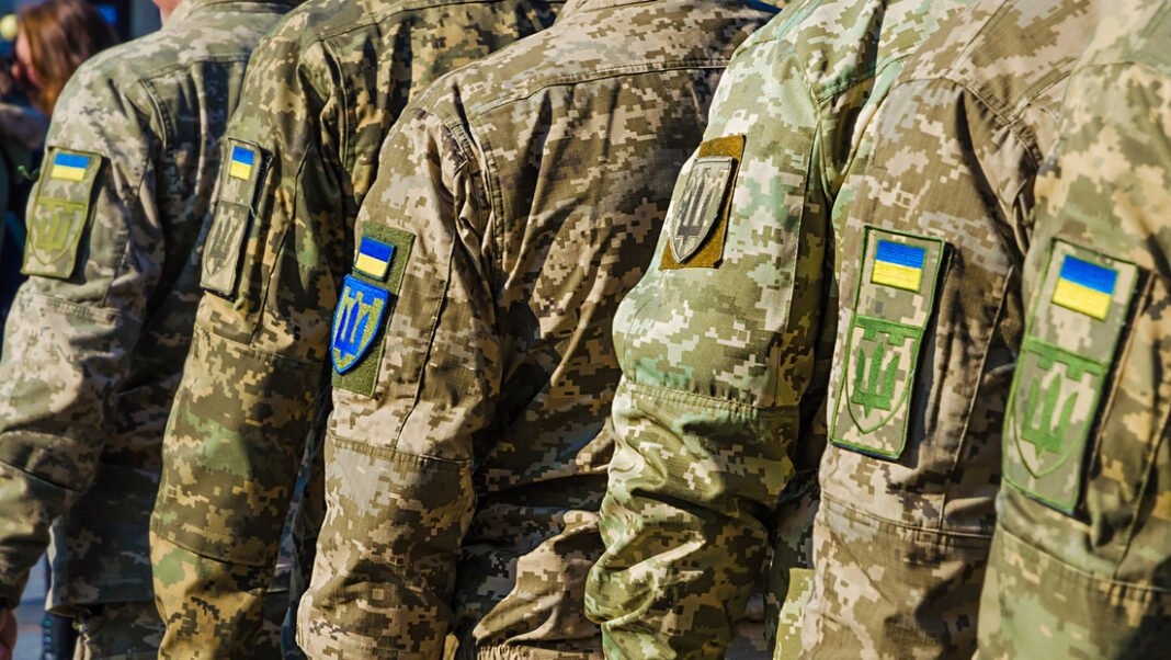 Comandante ucraniano admite deserciones masivas en Ejército
