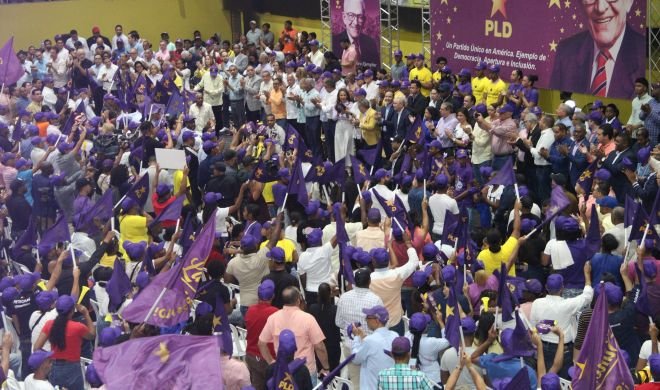 Danilo Medina opina problema económico es por bajos salarios