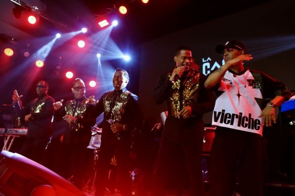 El Legado del Caballo lleva el ritmo navideño a Casa Alofoke2