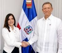 Embajadora EU en RD presenta copias de estilo ante Canciller