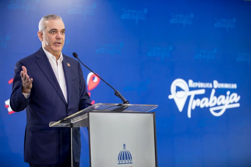 EN VIVO: presidente DOMINICANO La Semanal