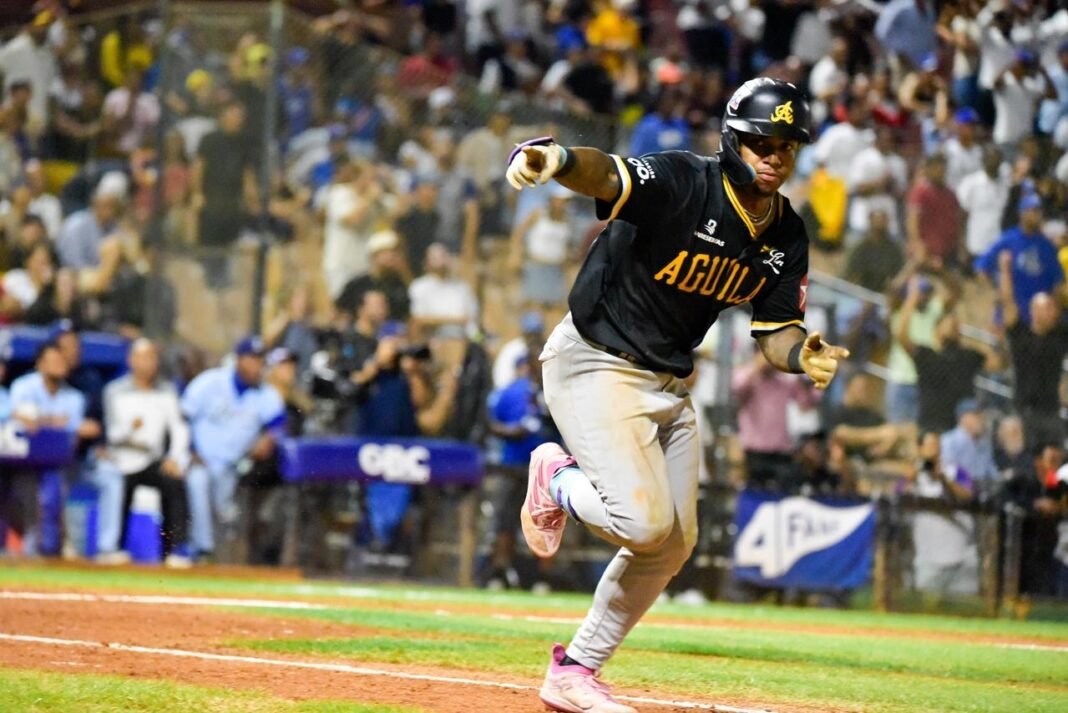 ¡Épico! Adael Amador desata la euforia y da victoria Águilas sobre Licey.