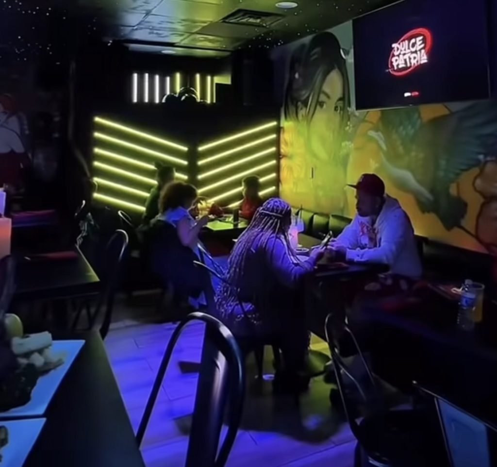 Joanna Casas renueva Dulce Patria con un giro único y acogedor en Paterson, New Jersey.