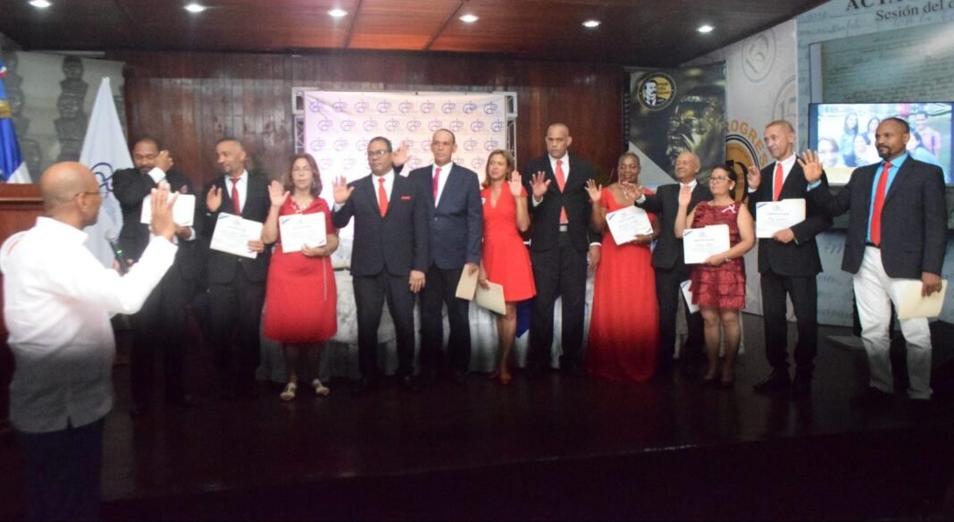 Juramentan nueva directiva de la seccional del CDP Santiago