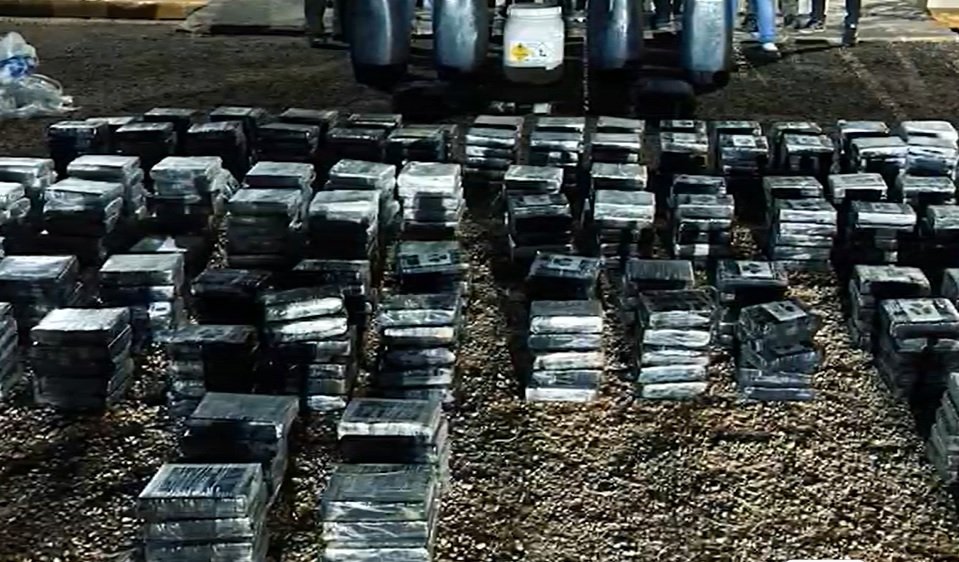 La DNCD con apoyo de EE.UU ocupa 484 paquetes de cocaína