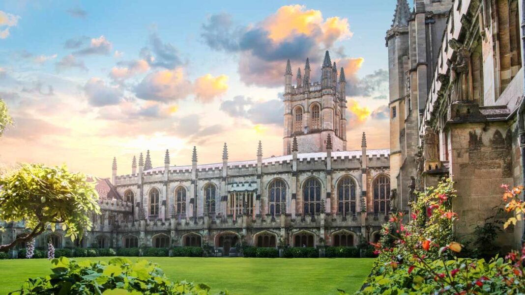 La Universidad de Oxford ofrece cursos online sin costo en distintas áreas