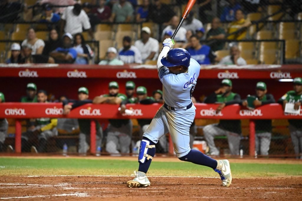 Leyba, Adames y Rojas Jr. definen triunfo del Lice ante Estrellas Orientales.