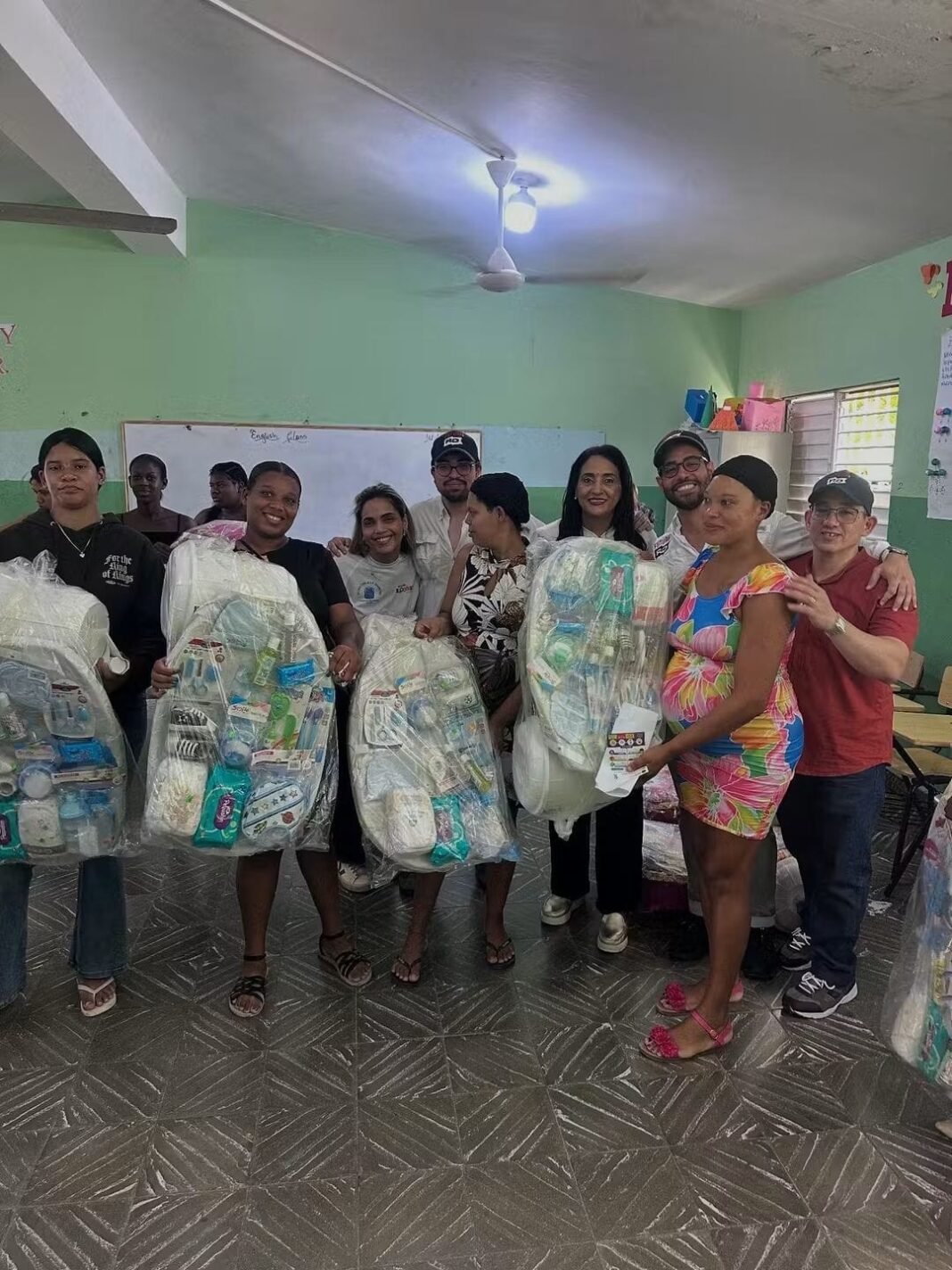 Lía Díaz lleva operativo médico al distrito municipal de Los Jovillos