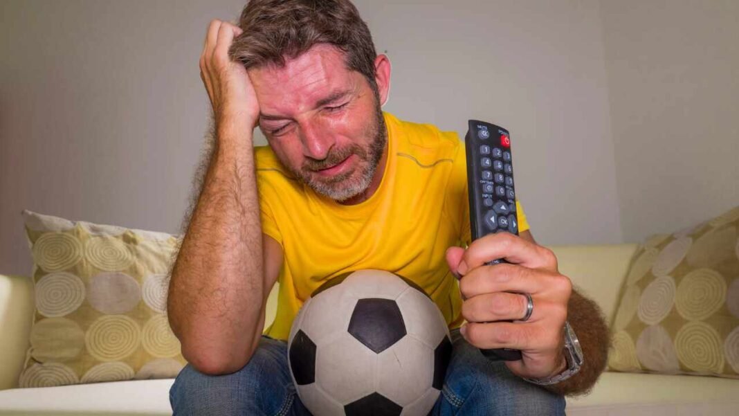 Los hombres sufrirían mucho más por fútbol que por amor según la ciencia