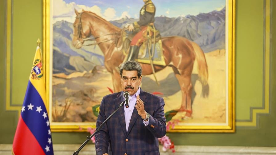 Maduro tilda de «irresponsables» ejercicios militares de EEUU y Trinidad