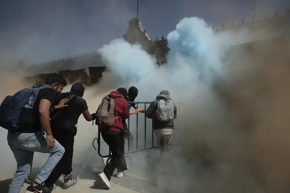 MEXICO: Marcha ‘de los Z’ deja 20 civiles y 100 policías heridos