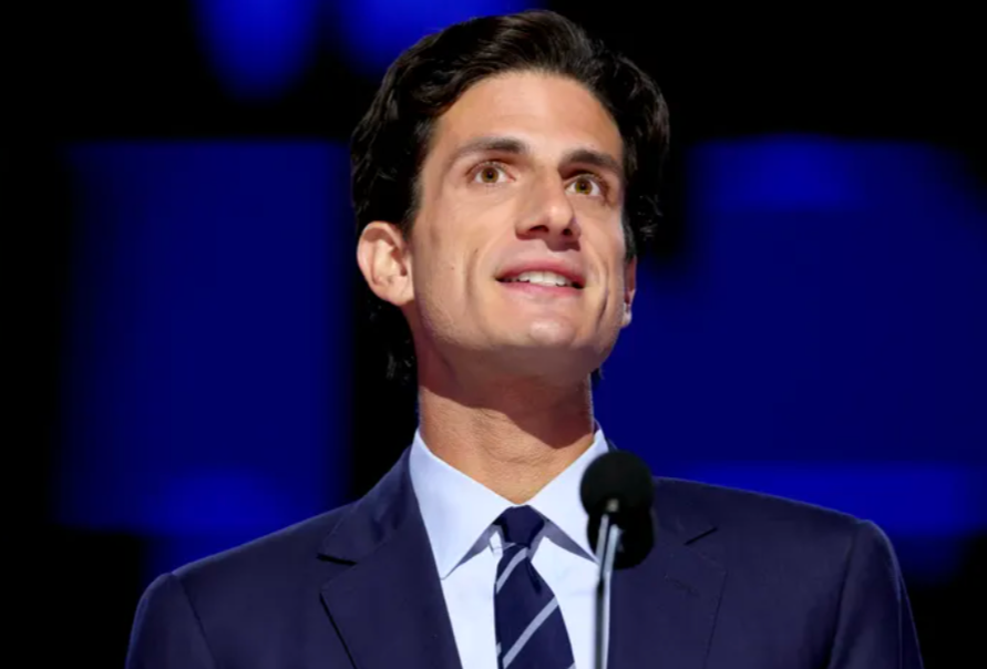 Nieto de JFK busca un escaño en el Congreso de Nueva York.