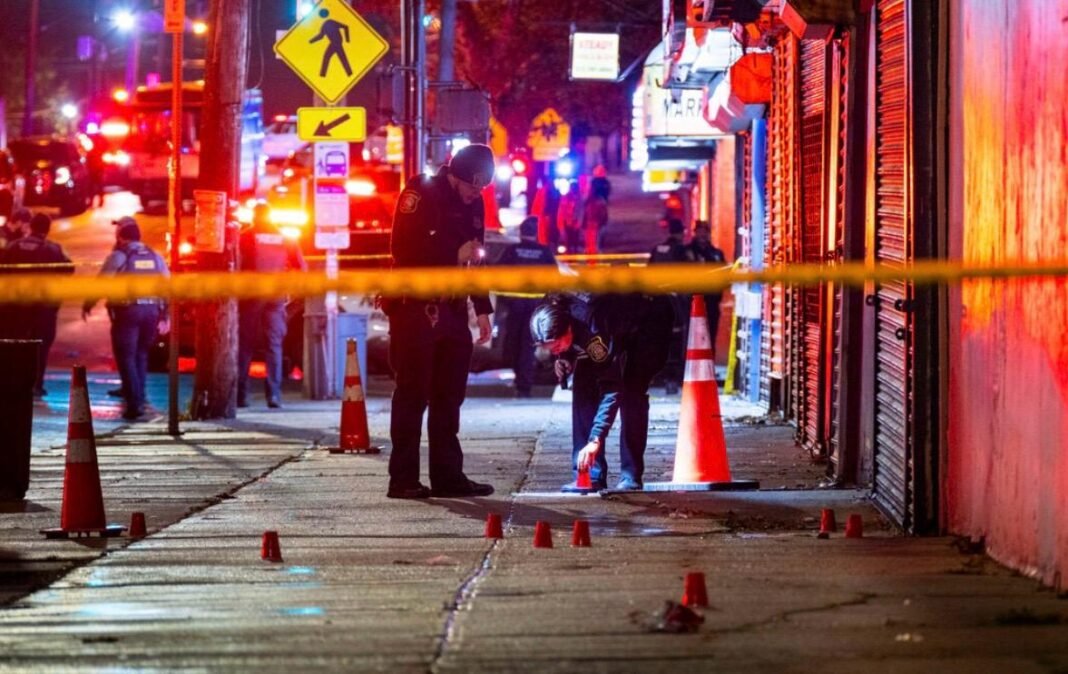 Niño de 10 años y joven de 21 mueren en tiroteo en Newark