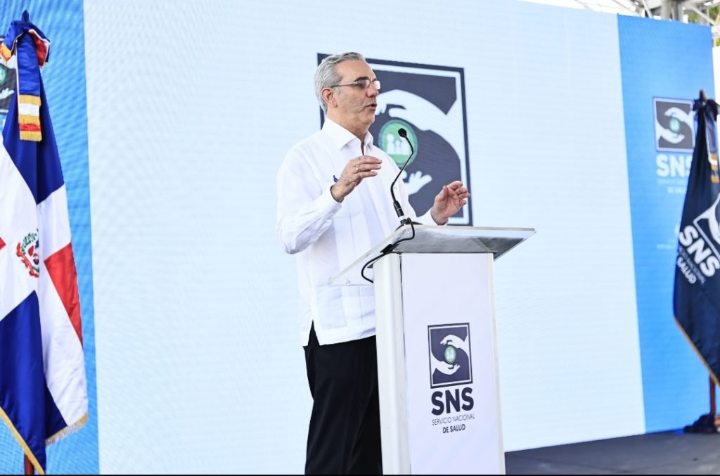 Presidente Abinader entrega hospital totalmente remozado y nueva emergencia en Yaguate, garantizando atención segura y digna para 42 mil personas