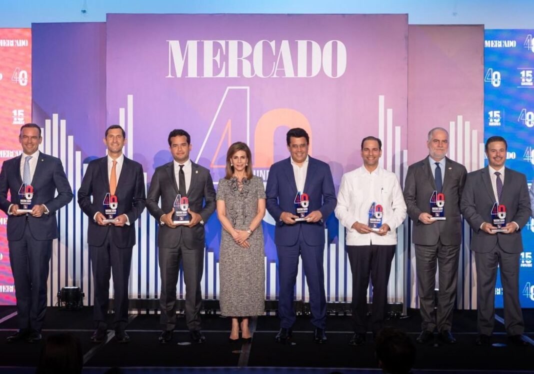 Revista Mercado reconoce destacadas personalidades del país