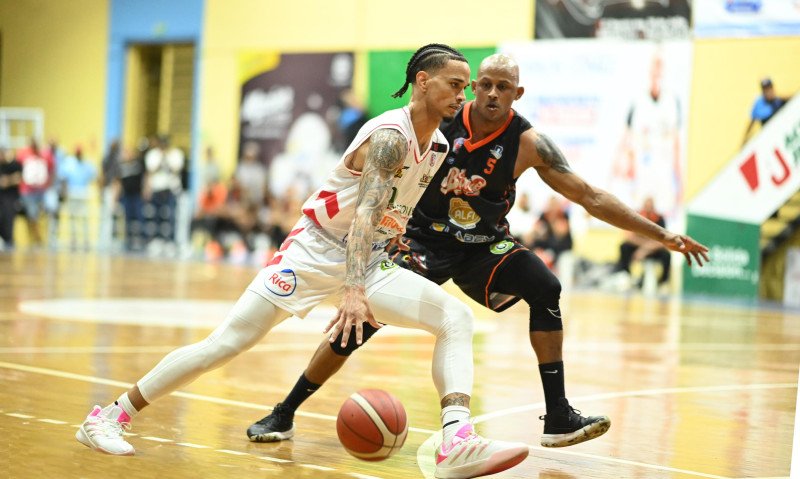 San Sebastián triunfa semifinal del torneo superior de Moca