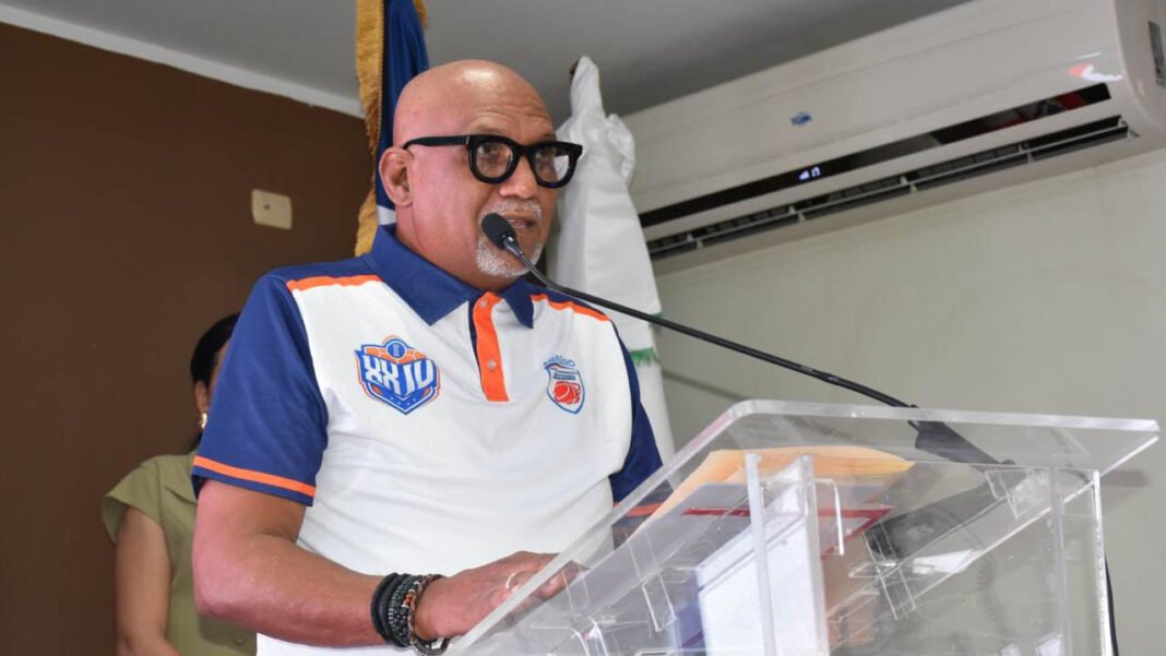 Santiago Rodríguez anuncia torneo de baloncesto superior