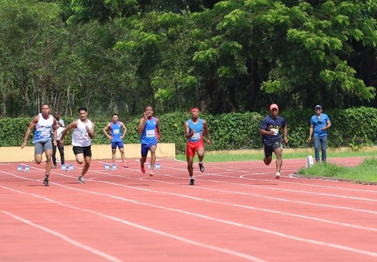 UASD se corona campeón en atletismo Juegos Universitarios