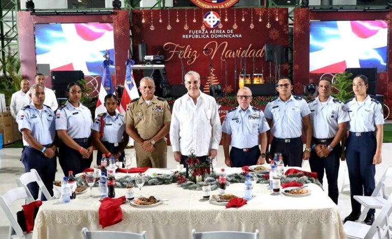 Abinader reconoce labor de la Armada y la Fuerza Aérea en la lucha contra el narco y la protección fronteriza