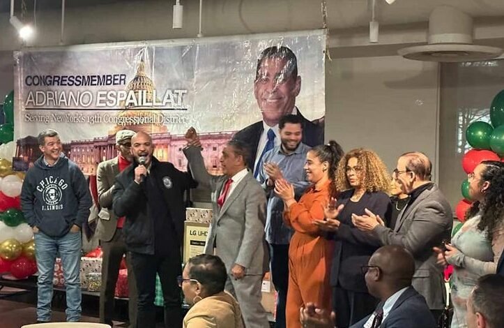 Adriano Espaillat recibe apoyo dominicanos para su reelección