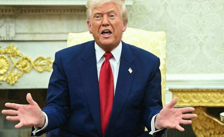 Aprobación Trump se desploma; critican manejo a la economía