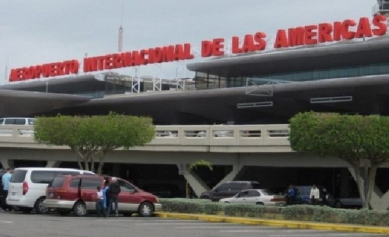 Arrestan una mujer por ultrajar el himno nacional dominicano