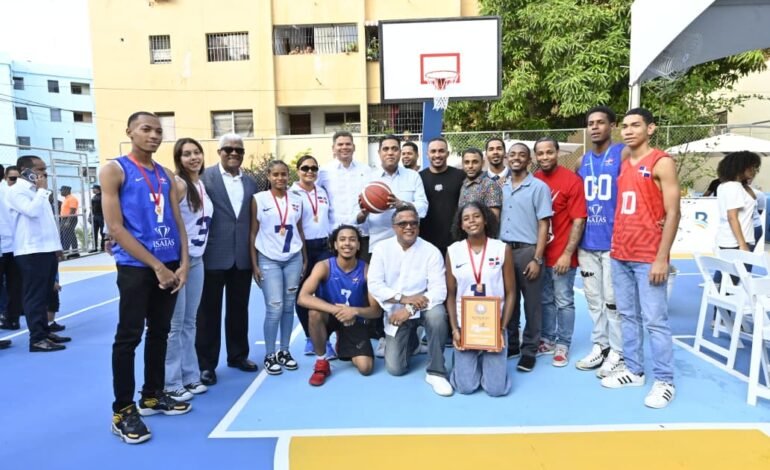 Banreservas remodela emblemática cancha mixta en Villa Consuelo