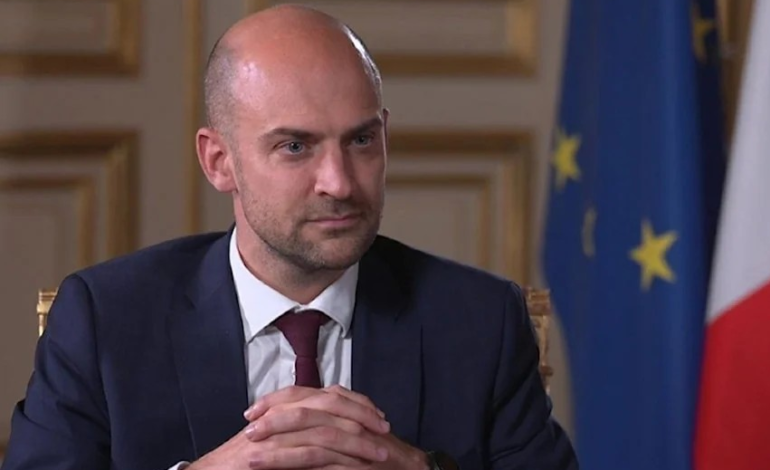 Canciller de Francia recalca que Groenlandia es territorio europeo