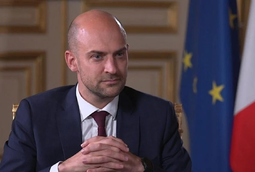 Canciller de Francia recalca que Groenlandia es territorio europeo