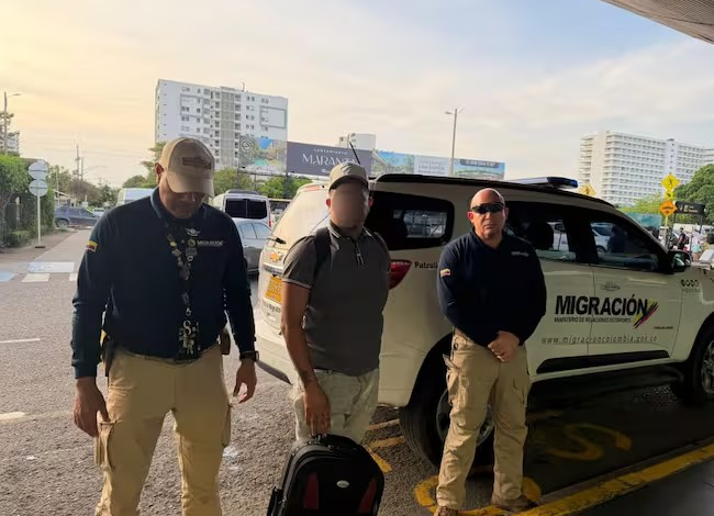 Colombia expulsa dominicano iría a Europa con papeles falsos