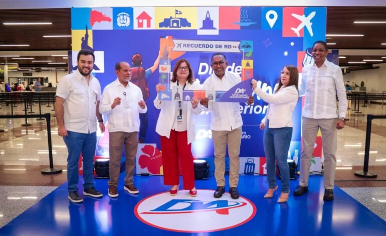 Departamento Aeroportuario recibe cientos de dominicanos