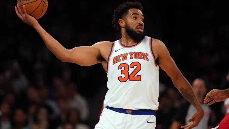 Dominicano Towns anota 29 y ayuda Knicks a final Copa NBA