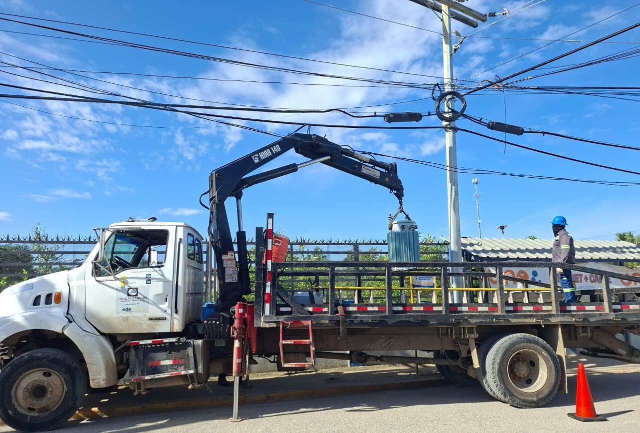 Edeeste desmantela transformador ilegal vinculado a propiedades del reconocido pelotero Alfonso Soriano en Quisqueya