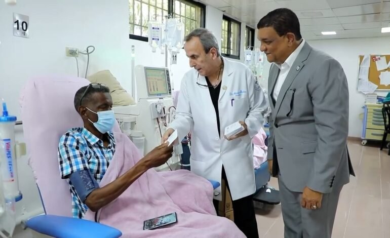 El Gobierno entrega bono a hospitales y otras instituciones