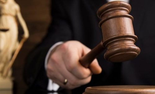 Envían a juicio dos por estafar con 124 millones 192 personas