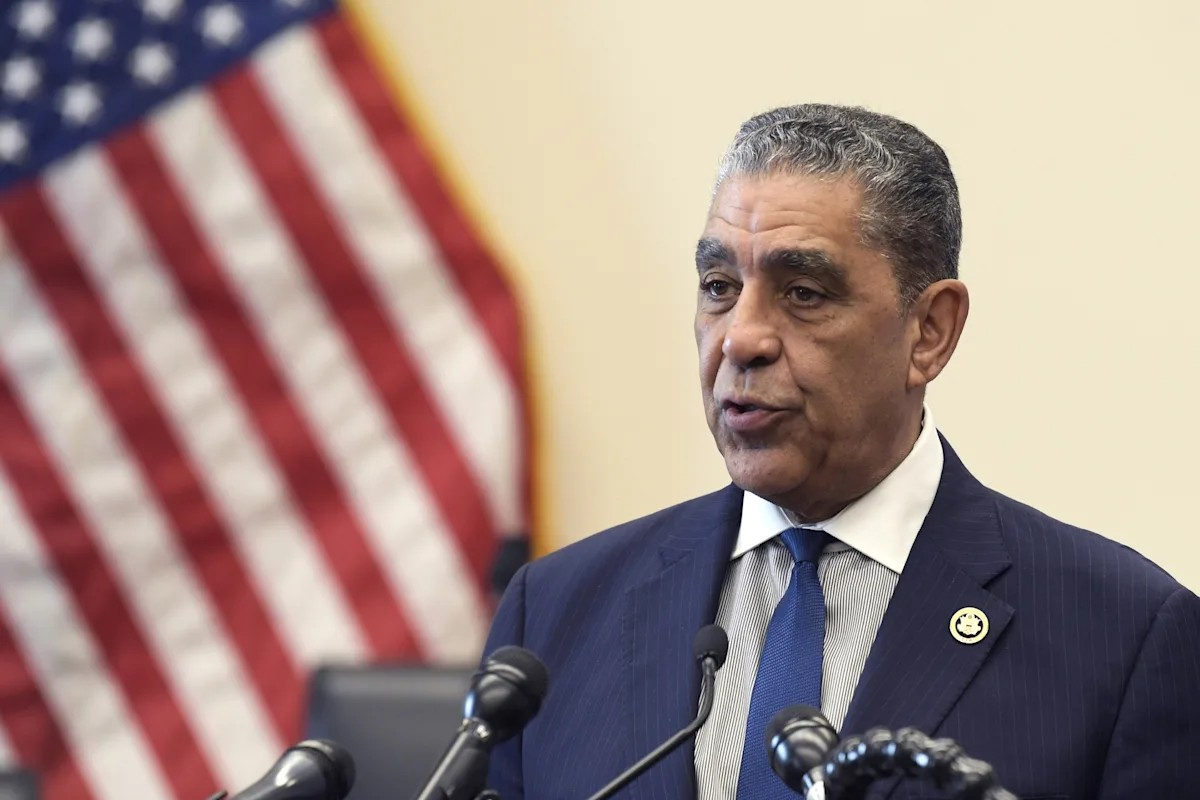 EU: Adriano Espaillat destaca sus logros legislativos de 2025